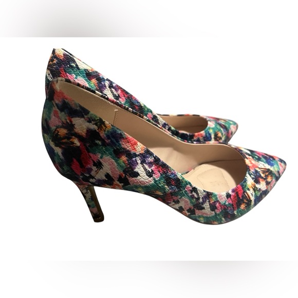 Kelly & Katie Shoes - Size 8 Kelly & Katie Multicolor Pointed Toe Pumps